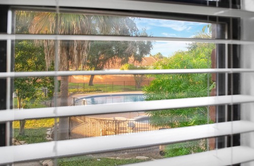 McAllen House | Tranquil Travel Nurse Base, 3BR 4BA, Pet Friendly, No- Chores