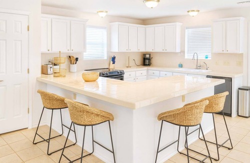 South Padre Island House | Tranquil Turquoise Retreat
