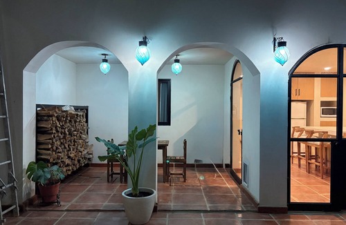 Tesistan House | Tranquilidad en Tesistan. 3 rec. 2.5 baños. Piscina climatizada. Casa completa.