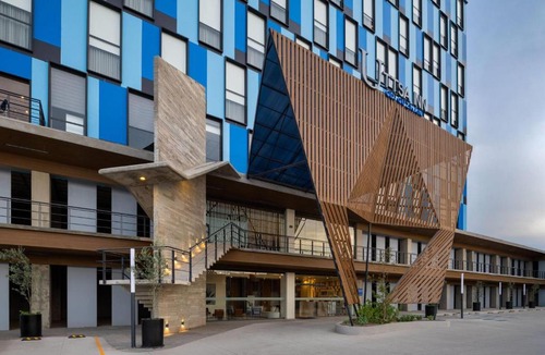 Ciudad Guzman Hotel | TRYP By Wyndham Ciudad Guzmán UTTSA