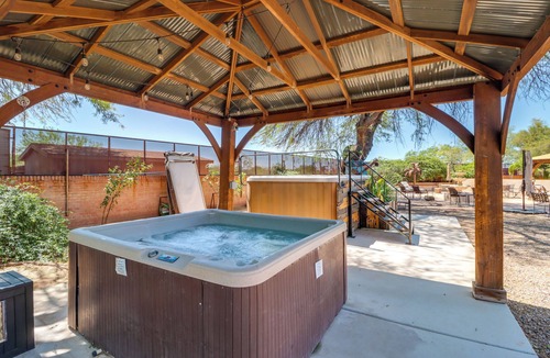 Tucson Cottage | Tucson Casita w/Shared Swim Spa, Close to Hiking!
