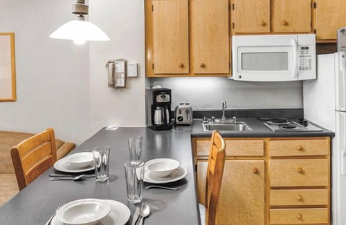 Palo Verde Villa | Tucson | Relaxed Studio Retreat | Pool + Hot Tub