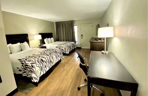 Feldman's Hotel | Tucson Two-Full Bed Room w/Outdoor Pool, Parking & Steps to University