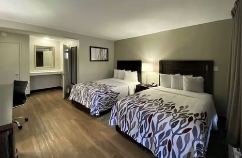 Feldman's Hotel | Tucson Two-Full Bed Room w/Outdoor Pool, Parking & Steps to University