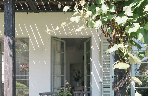 Werder House | Turmvilla Werder - Historic vacation home with garden, Havel view & bathing jetty