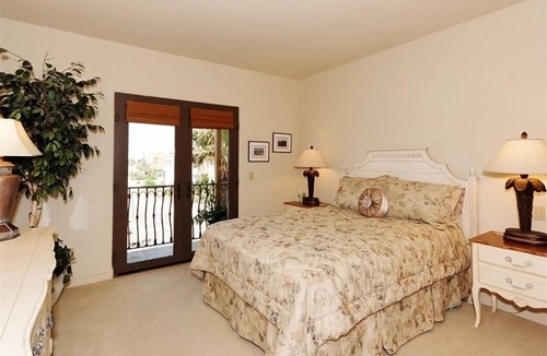 Oxnard Shores House | Tuscan Sol OceanFront with hot tub, pool table, 3 fireplaces at Mandalay Shores.