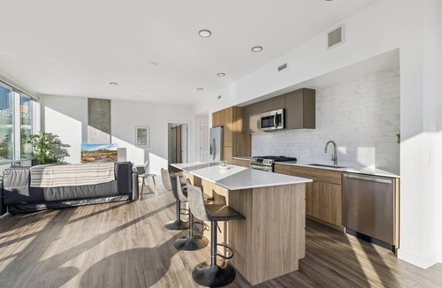 Downtown Phoenix Apartment | TWO CozySuites Adeline - 4BR