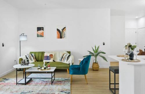 Glendale Sports and Entertainment District Apartment | TWO Glendale CozySuites with Pool & Jacuzzi 02&09