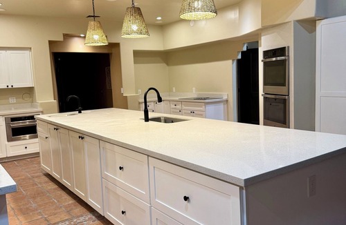 Gold Canyon House | TWO Water slides, pb crt, 9 hole mini golf, play set!