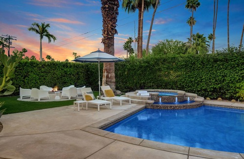 Deep Well Ranch House | Ultra-Chic LUXE Mid-Century Estate- Resort Like Pool, Spa, Firepit, Outdoor Kitchen 3BED/3BATH