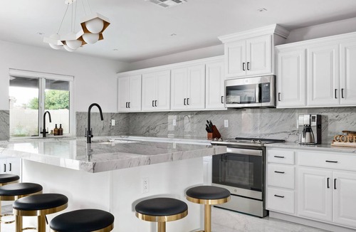 Raskin Estates House | Ultra chic & modern getaway at Sheena Residence