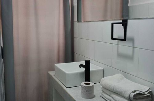 Monterrey Centro House | Unidades Privadas con AC-TV-WiFi y Estacionamiento en Centro de MTY