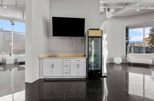 Glendale House | Unique Space for intimate events for up to 100 people.