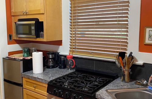 West University Apartment | Unique , Vintage Studio Apartment for Leisure/Corporate Travel