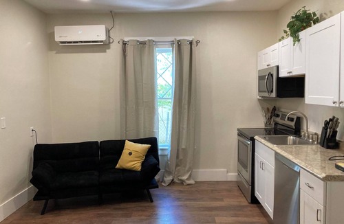 Globe Apartment | Unit 2 - Silver - Pinal Creek East - wifi - king bed