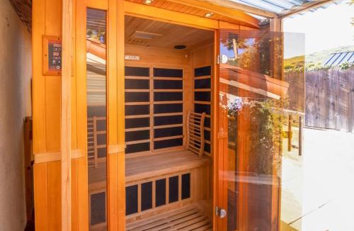 Central Malibu House | Unobstructed View! Stunning Home on Malibu Hilltop