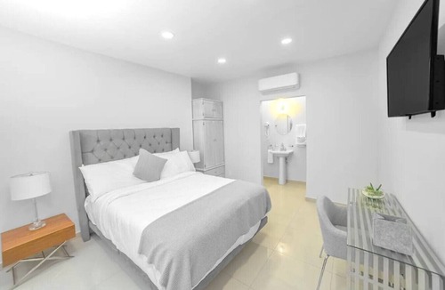 Zona Rio Bed & Breakfast | Unwind Studio W/Desk Near to PedEast/West