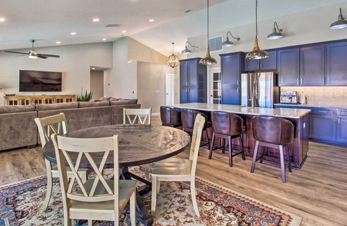 South Harrison House | Updated Tucson Home w/ Pool, Grill, Mtn Views