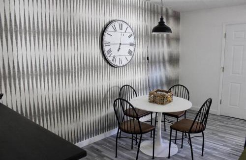 Riverside Apartment | Upgraded Condo Close to All the Tempe Action