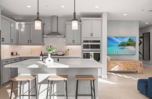 Chino House | Upgraded Model Home 4BR 3BA 6Beds Chino Near ONT & Disney
