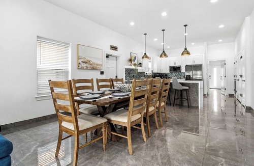 South Padre Island Villa | Upstay: Island Retreat w Private Pool & Bay View