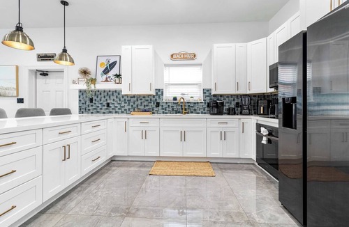 South Padre Island Villa | Upstay: Island Retreat w Private Pool & Bay View