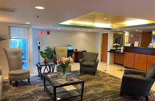 Paradise Valley Village Hotel | SureStay Plus Hotel by Best Western Scottsdale North