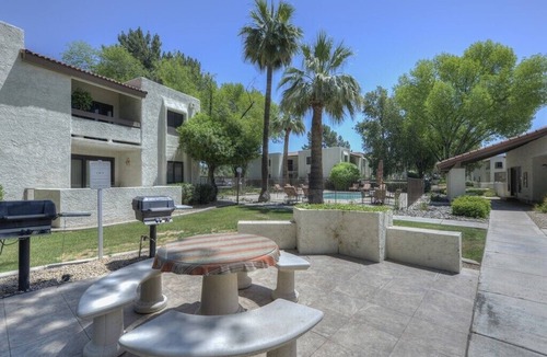 Saddletree Apartment | Vacation Condo in Central Scottsdale/Paradise Valley with Great Walkability