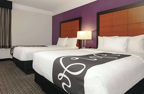 Guasti Hotel | Vacation Day Is Always A Great Idea! 3 Relaxing Units Near Ontario Town Square