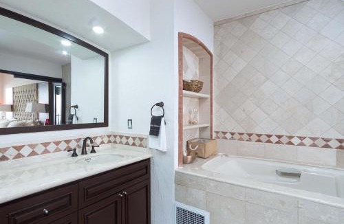 Bella Vista House | Vacationer's Dream Getaway Ocean Front Condo