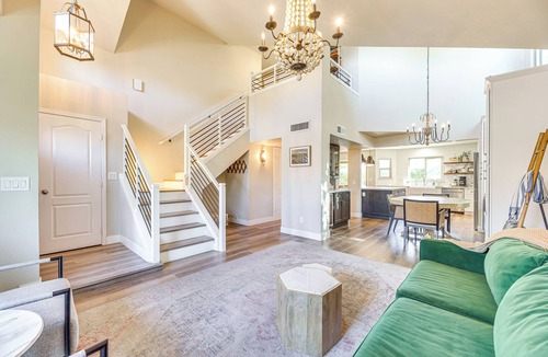 Val Vista Lakes House | Val Vista Lakes Group Getaway: Hot Tub Access!