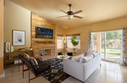 Paradise Park Vista House | Valletta-Sparkling Pool-Game Room-Putting Green