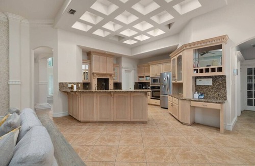 Mission House | Valley Gateaway! Pool House