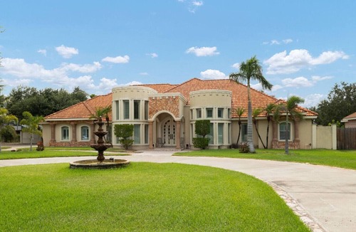 Mission House | Valley Gateaway! Pool House