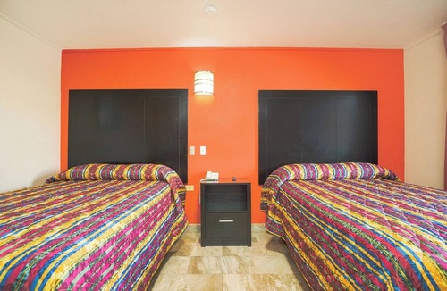 Weslaco Hotel | Value Room in Central Weslaco – Near Local Dining, Parks, and Attractions