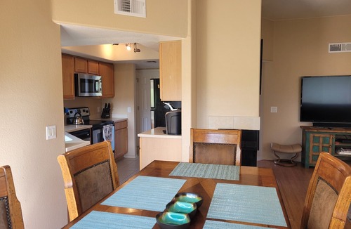 Tucson Condo | Ventana Golf Views from the Back-Stunning Mountains from the Front