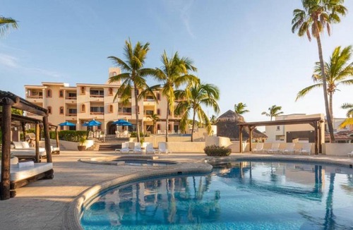 Campo de Golf Fonatur Apartment | Vibrant Studio Steps to Punta Sur Golf Course