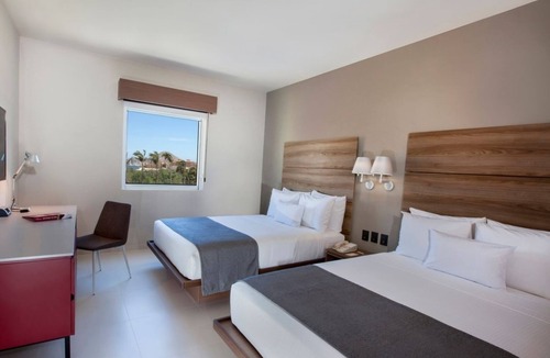 El Tezal Hotel | Vibrant Cabo Suite – Explore Marina & Beaches on Foot | 4 Family-friendly Units