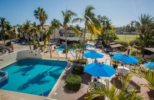 Campo de Golf Fonatur Hotel | Vibrant Studio in San José del Cabo
