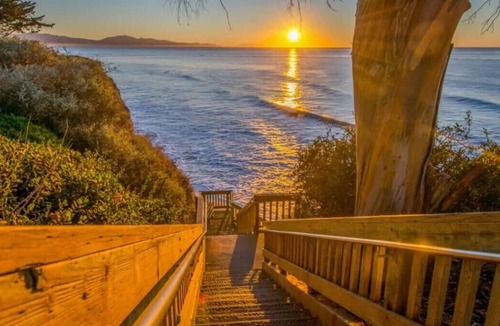 East Mesa Cottage | Views of Ocean & Islands & 100 Steps to Shoreline Park - 43 Five Star Reviews