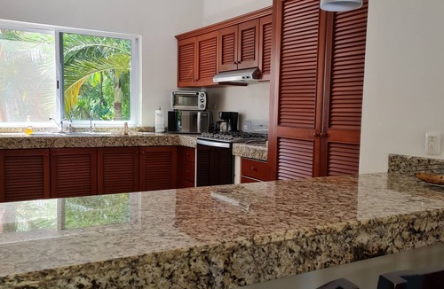 Akumal Villa | Villa Arrecife - Beautiful Villa Sleeps 14 with Private Pool