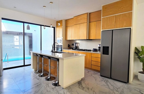 Cabo San Lucas Villa | Villa Baja Coral - Relaxing 4BR Villa w/Heated Pool, Jacuzzi, Wi-Fi & near Dtwn