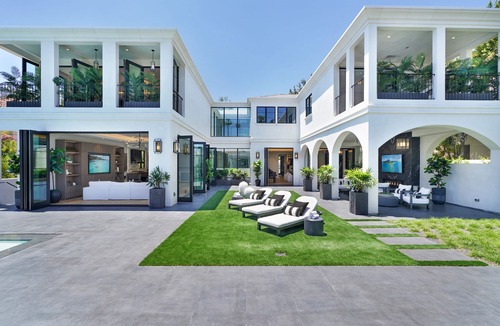 The Flats Villa | Villa Colette by LuxJB 🏆 Beverly Hills Mansion with Resort-Style Service