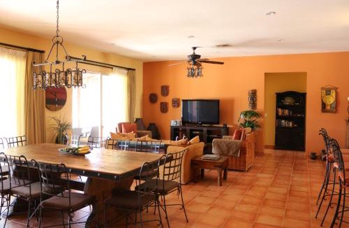 La Paz Villa | Villa Colonial