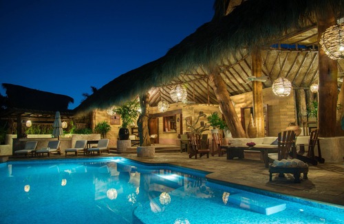 Zihuatanejo Villa | Villa El Ensueño by La Casa Que Canta