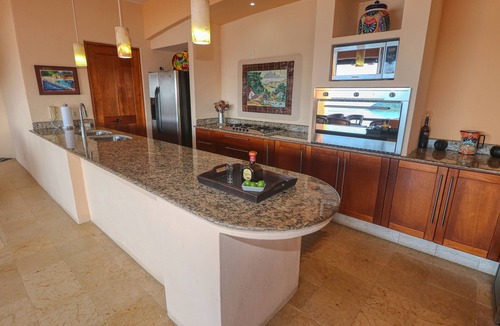 Zihuatanejo Condo | VILLA ESTRELLA del Mar-CASA ZIH 3: A Panoramic Vista overlooking Playa la Ropa