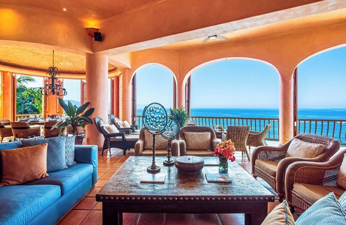 Amapas Villa | Villa Estrella Mar - 5 Star Luxury Villa - Staff - Private Pool - On the beach!