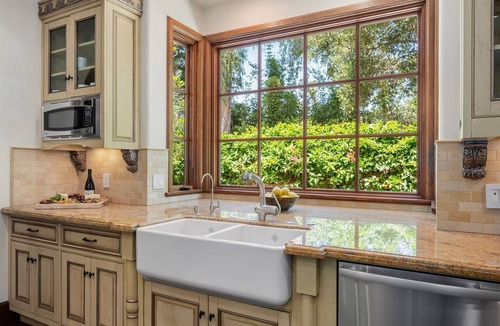 Montecito House | Villa Farfalla; Montecito villa near Butterfly Beach with 4 bedrooms, yard, grill.