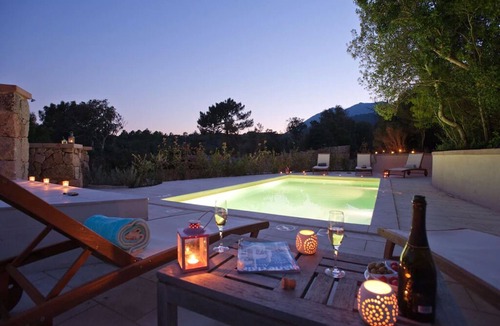 Porto-Vecchio House | Villa Giulia - 4/5 pers. Shared heated swimming pool, in the middle of the Corsican maquis