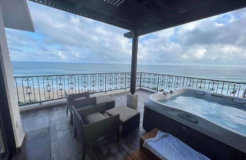 El Tezal Villa | Villa La Valencia Ocean Front Penthouse 3 bedroom